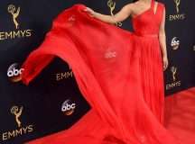 priyanka-chopra-twirls-emmy-awards-1