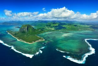 1 The vast ocean and the lush greens of Mauritius Photo Ly Hoang Long